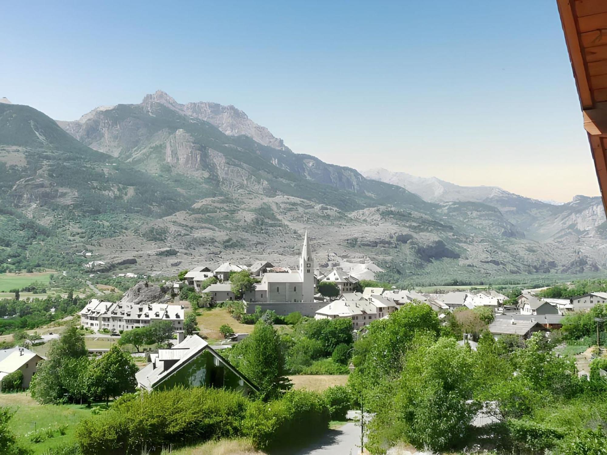 Appartement Paisible A Saint-Crepin Avec Vue Sur La Montagne Экстерьер фото